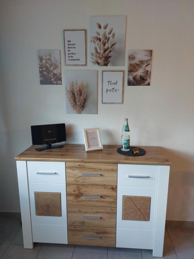 Moderne Ferienwohnung - Neu Renoviert - Ruhige Lage Waldachtal Exterior foto
