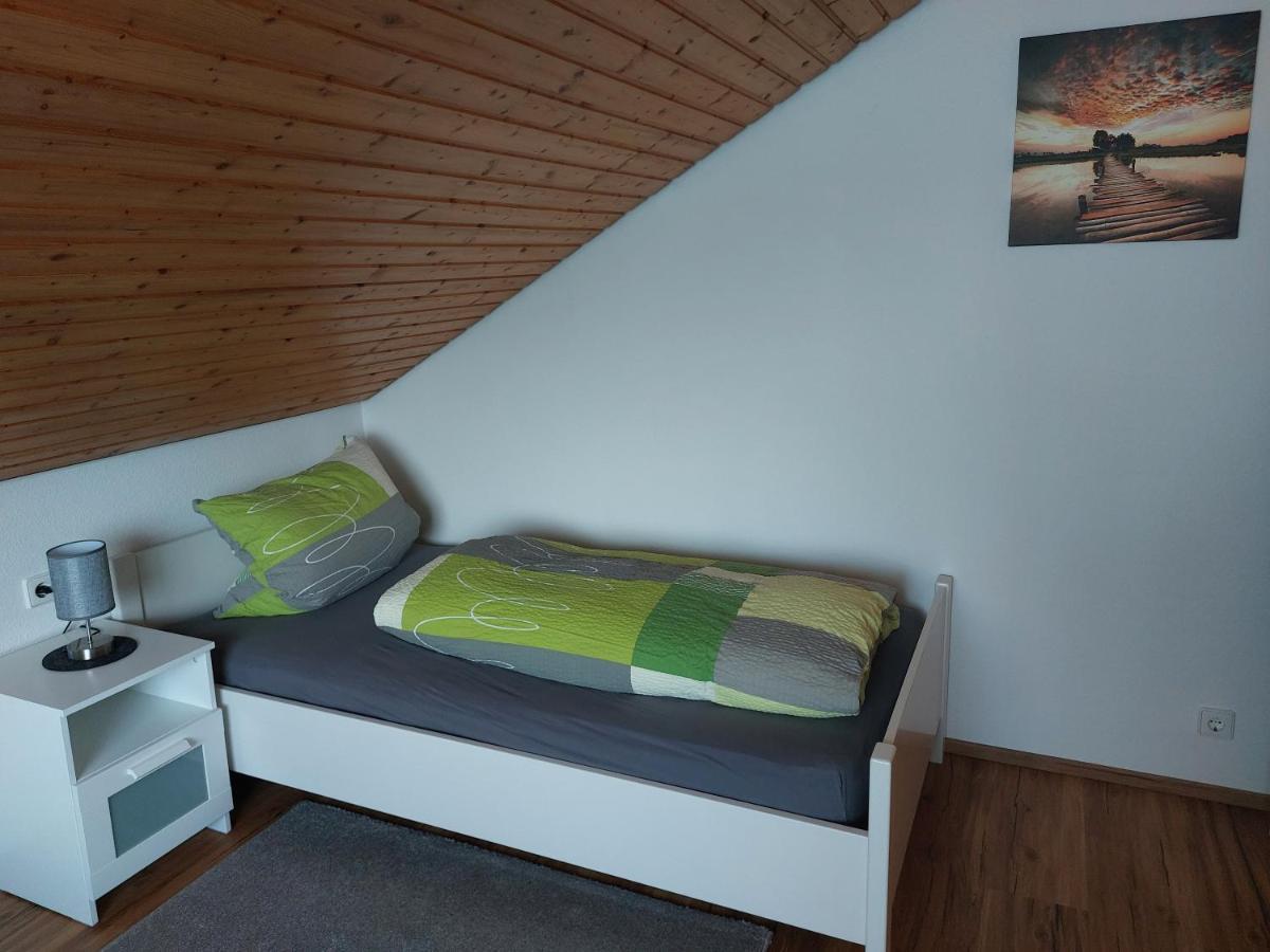 Moderne Ferienwohnung - Neu Renoviert - Ruhige Lage Waldachtal Exterior foto